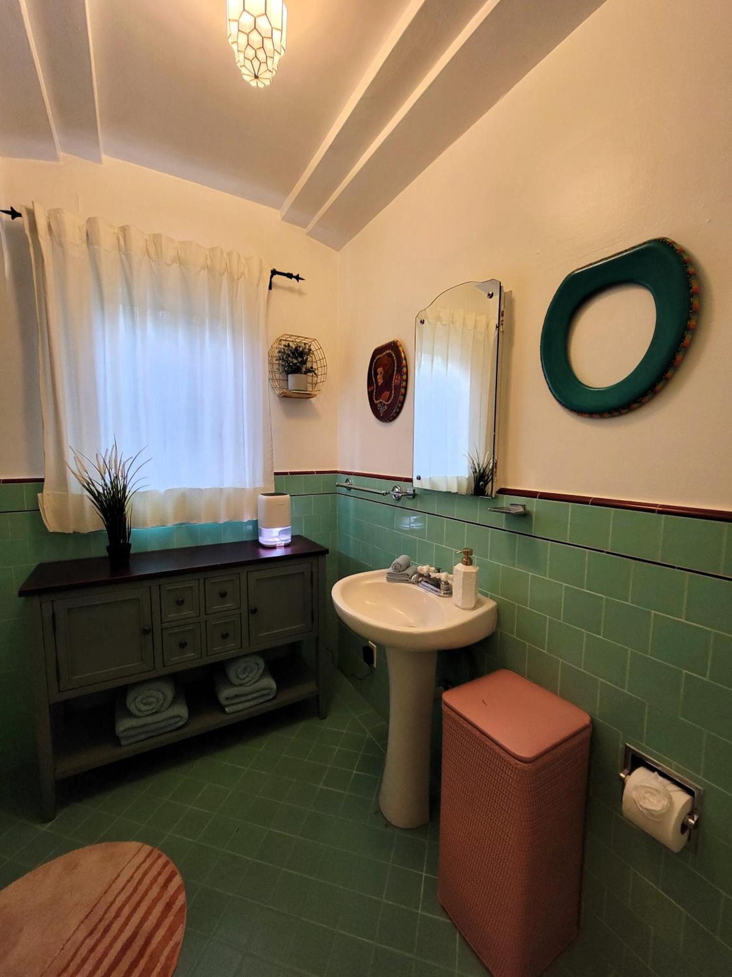 Encanto! Enchanted 3 Bedroom Private Home Near Lacma لوس أنجلوس المظهر الخارجي الصورة